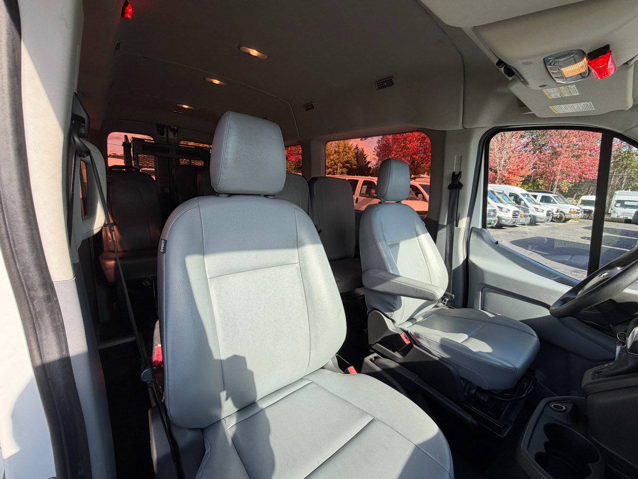 Ford Transit Wagon T-350 148" Med Roof XL Sliding RH Dr 2017