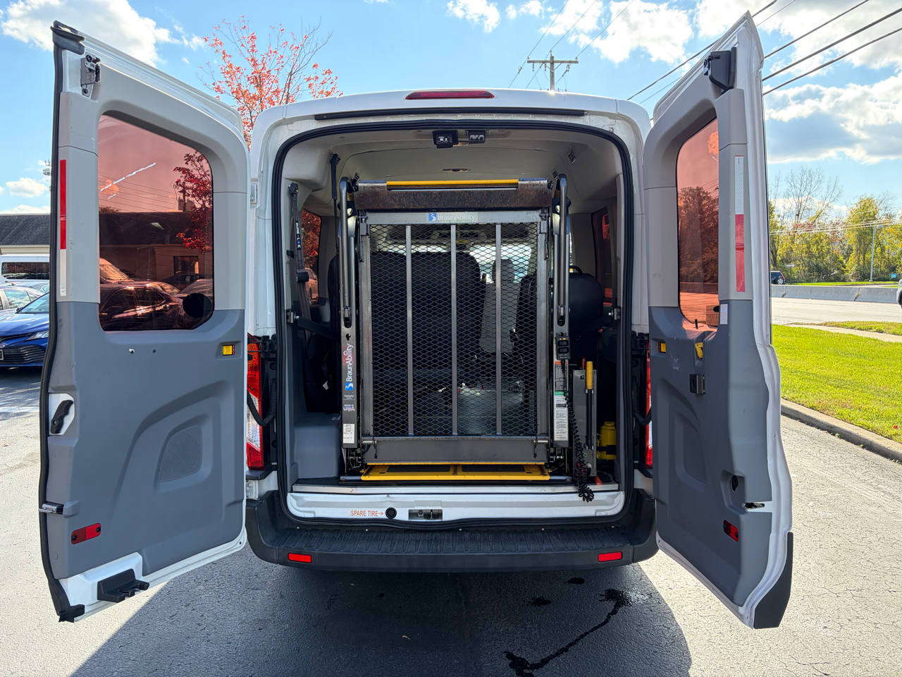 Ford Transit Wagon T-350 148" Med Roof XL Sliding RH Dr 2017