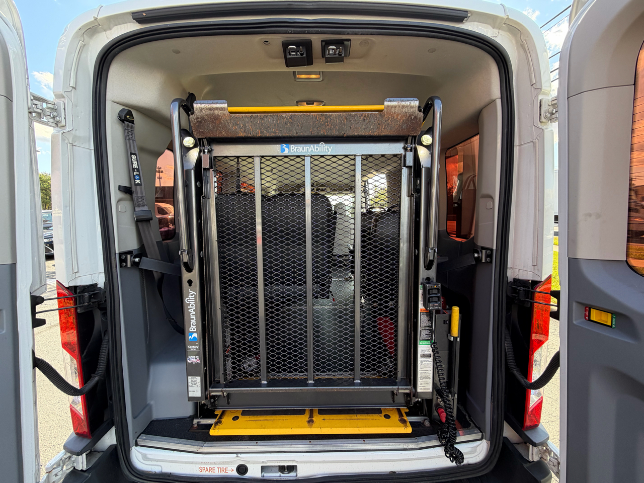 Ford Transit Wagon T-350 148" Med Roof XL Sliding RH Dr 2017