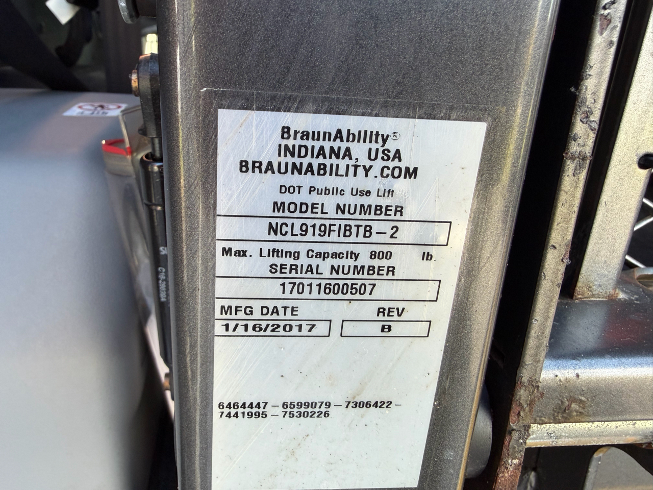 Ford Transit Wagon T-350 148" Med Roof XL Sliding RH Dr 2017