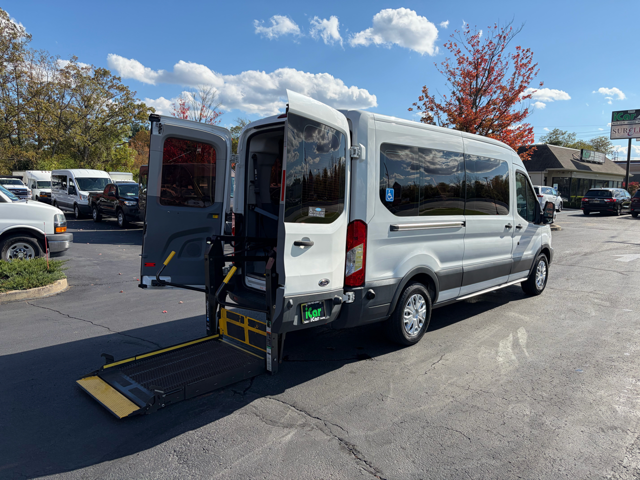 Ford Transit Wagon T-350 148" Med Roof XL Sliding RH Dr 2017