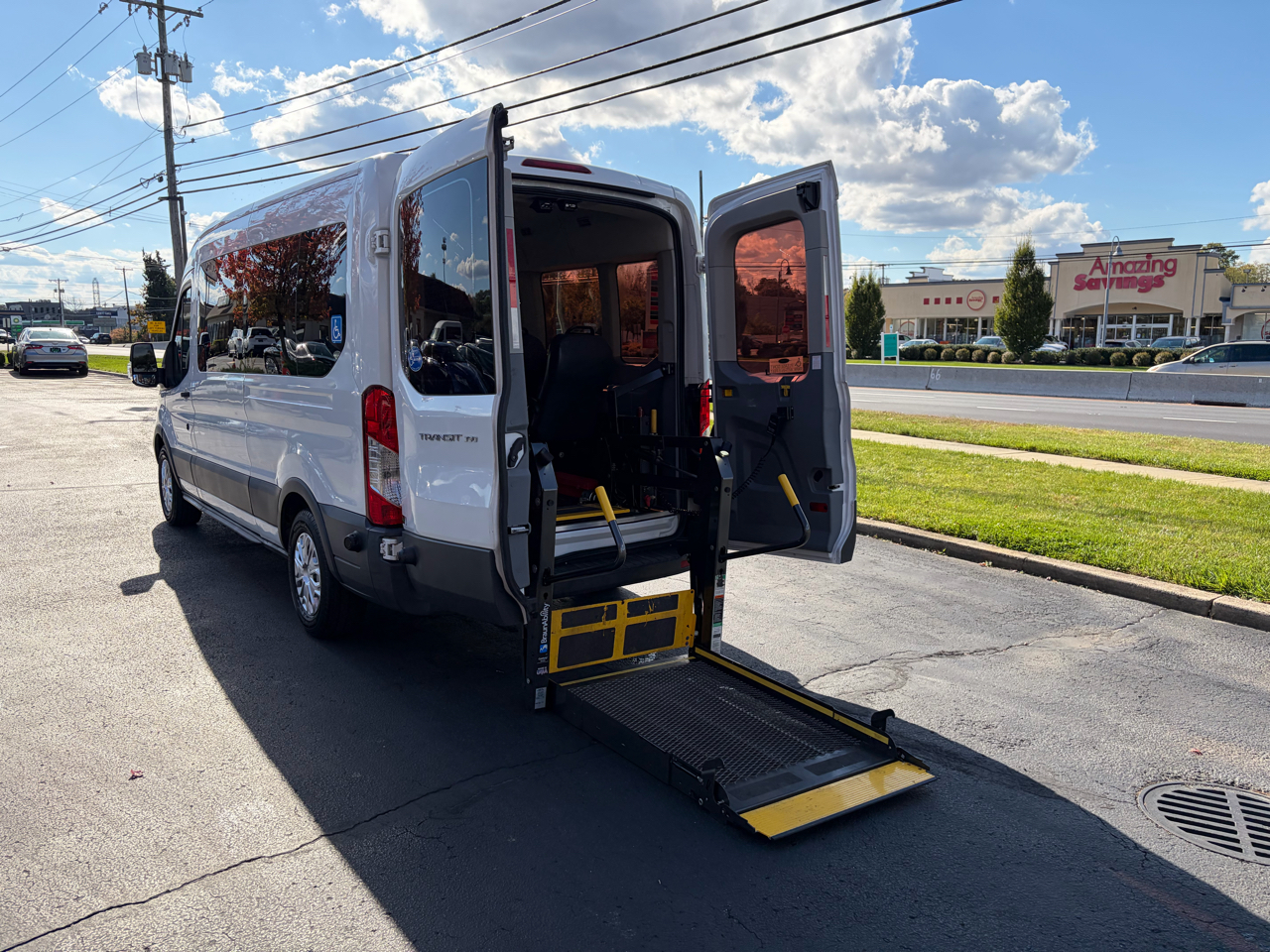 Ford Transit Wagon T-350 148" Med Roof XL Sliding RH Dr 2017