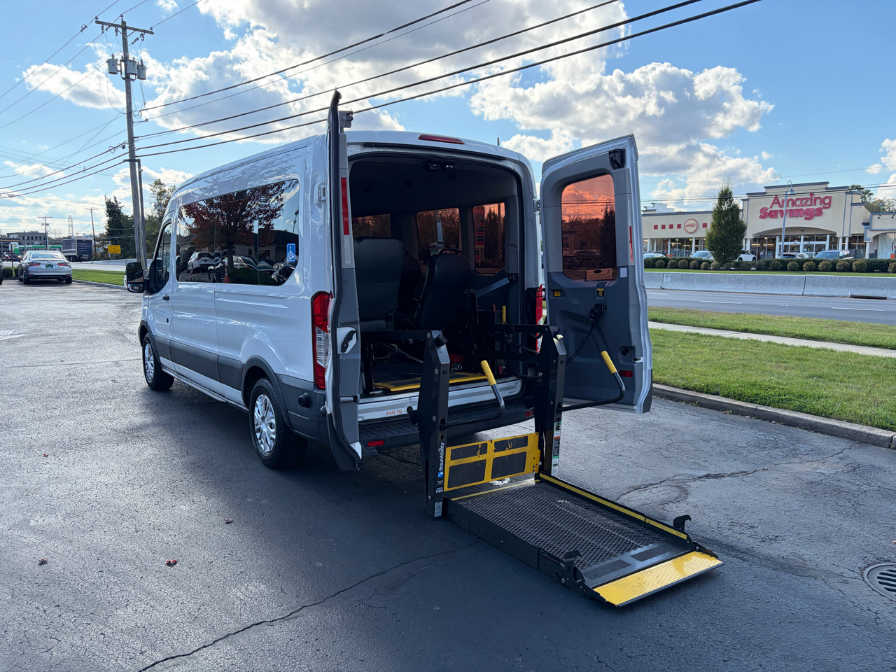 Ford Transit Wagon T-350 148" Med Roof XL Sliding RH Dr 2017