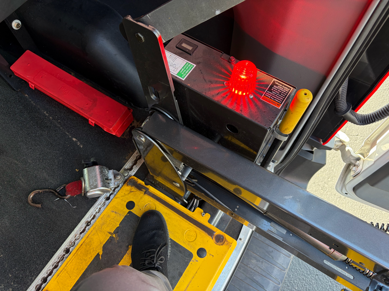 Ford Transit Wagon T-350 148" Med Roof XL Sliding RH Dr 2017