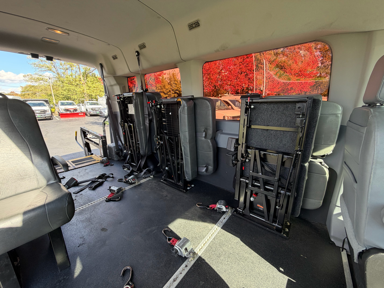 Ford Transit Wagon T-350 148" Med Roof XL Sliding RH Dr 2017