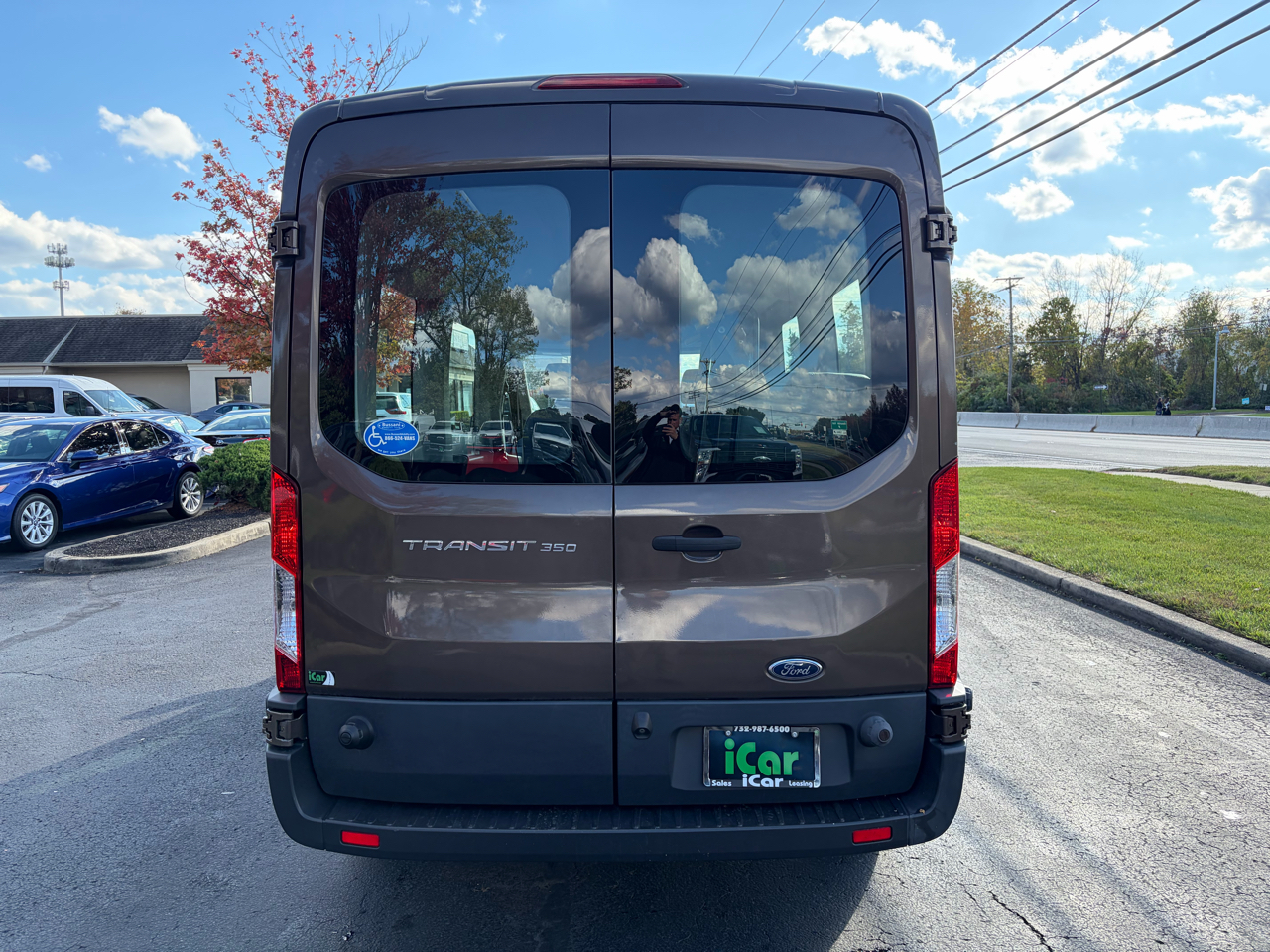 Ford Transit Wagon T-350 148" Med Roof XL Sliding RH Dr 2017