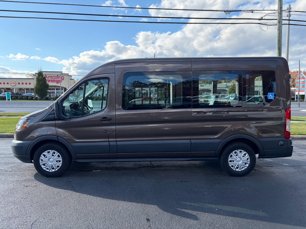 Ford Transit Wagon T-350 148" Med Roof XL Sliding RH Dr 2017