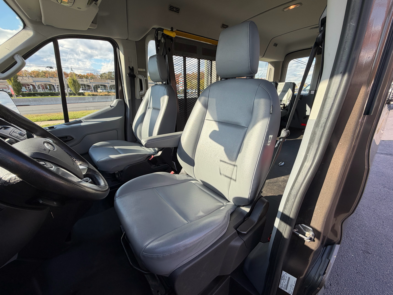 Ford Transit Wagon T-350 148" Med Roof XL Sliding RH Dr 2017