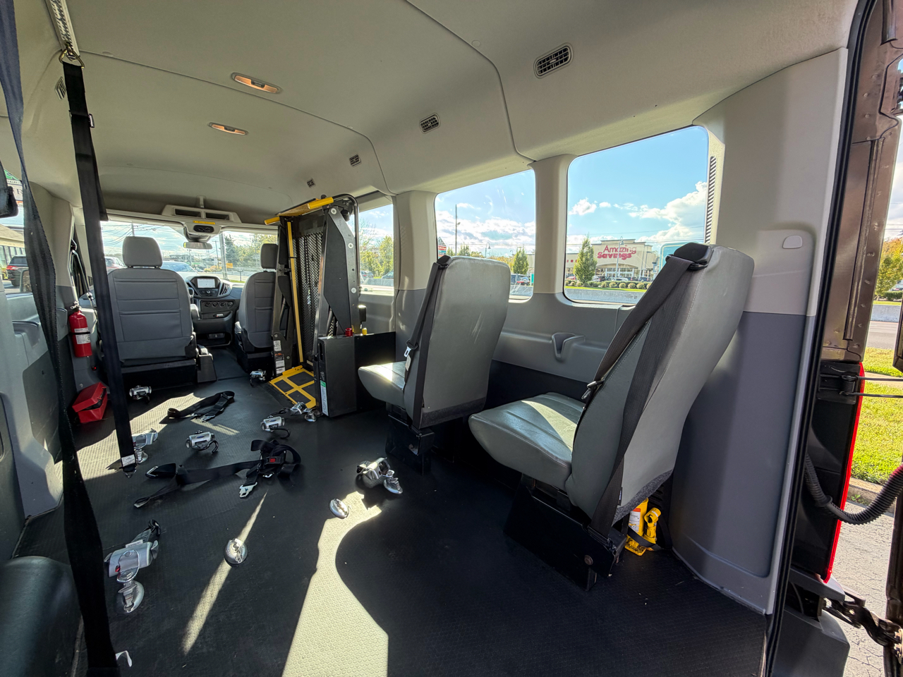 Ford Transit Wagon T-350 148" Med Roof XL Sliding RH Dr 2017