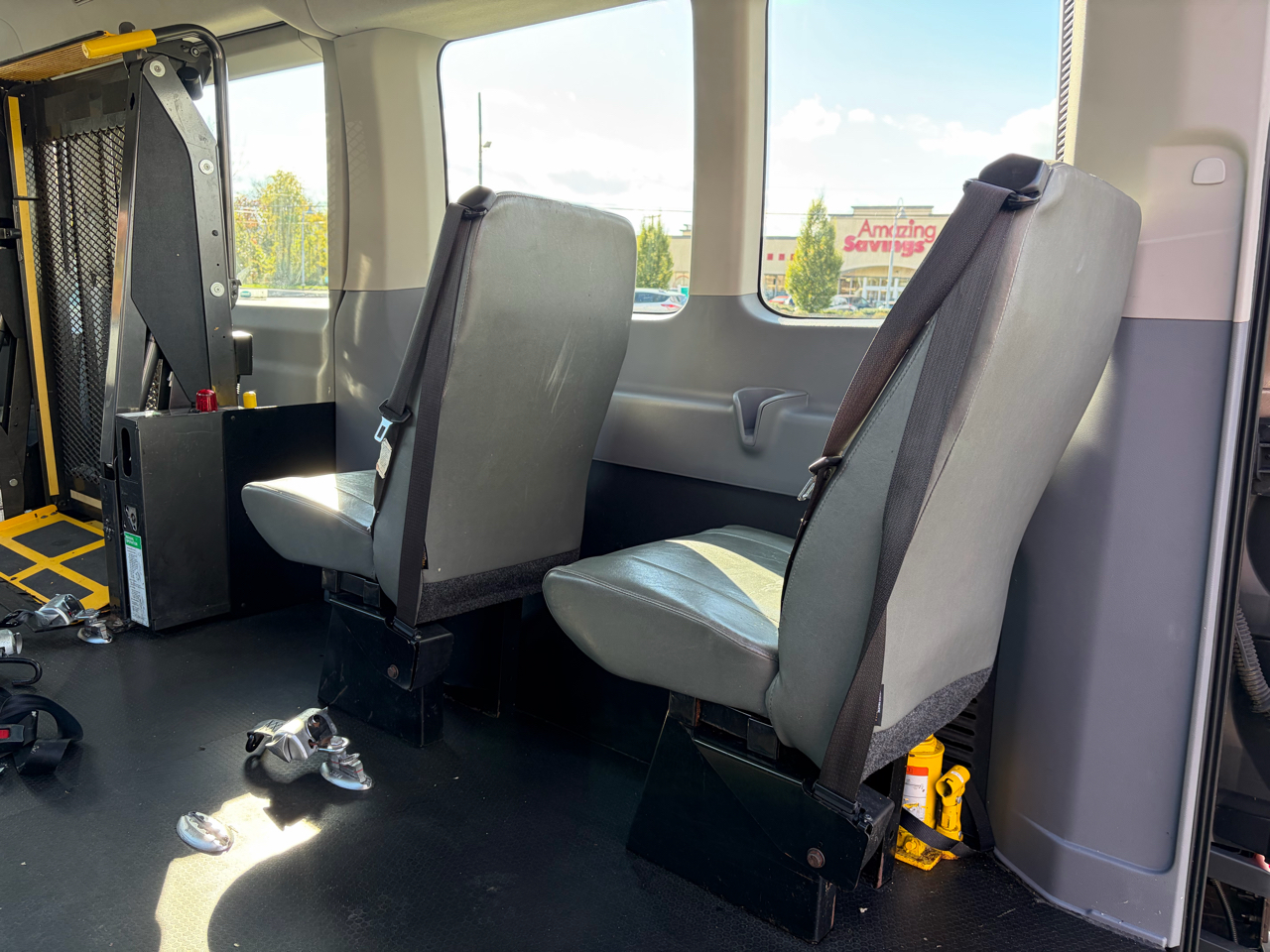 Ford Transit Wagon T-350 148" Med Roof XL Sliding RH Dr 2017