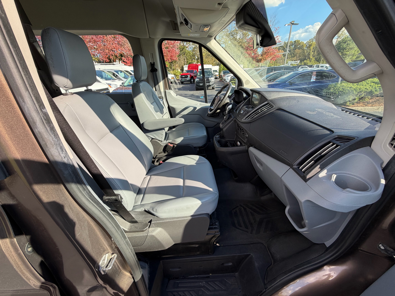 Ford Transit Wagon T-350 148" Med Roof XL Sliding RH Dr 2017