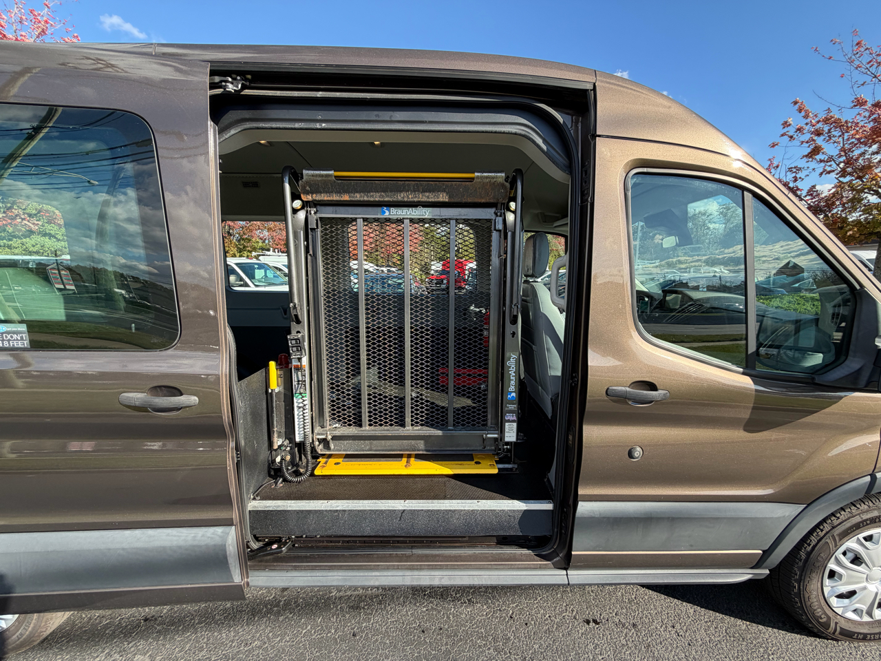 Ford Transit Wagon T-350 148" Med Roof XL Sliding RH Dr 2017