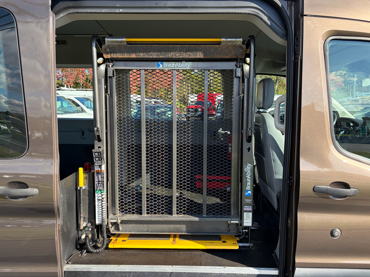 Ford Transit Wagon T-350 148" Med Roof XL Sliding RH Dr 2017