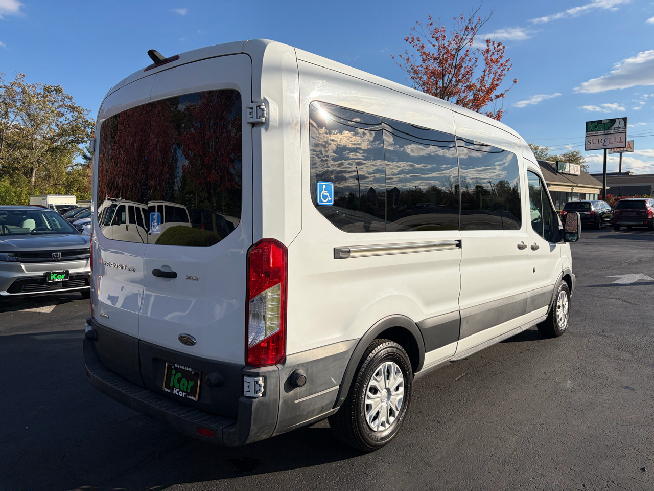 Ford Transit Wagon T-350 148" Med Roof XLT Sliding RH Dr 2015