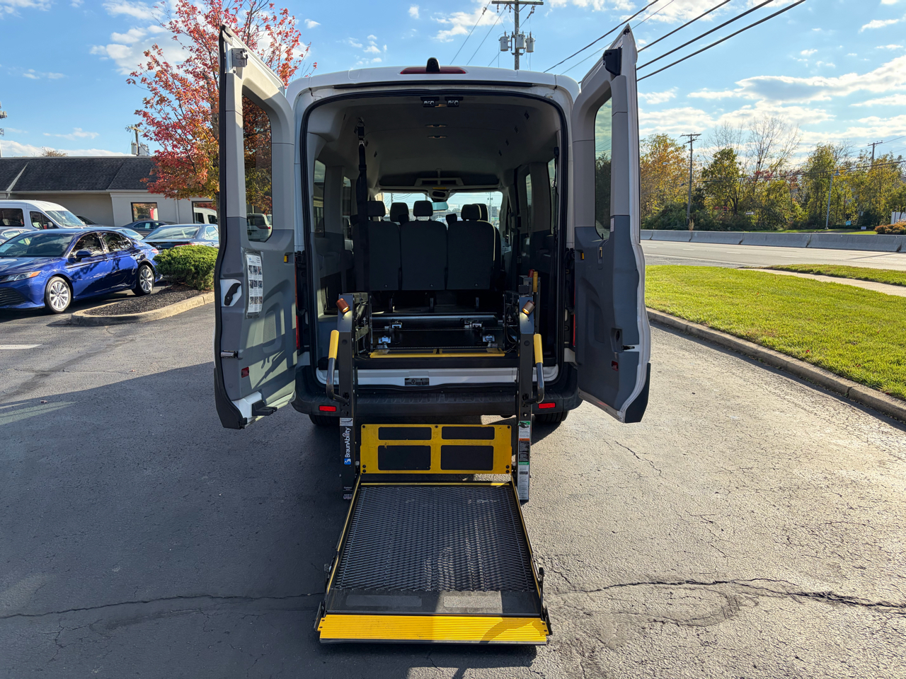 Ford Transit Wagon T-350 148" Med Roof XLT Sliding RH Dr 2015