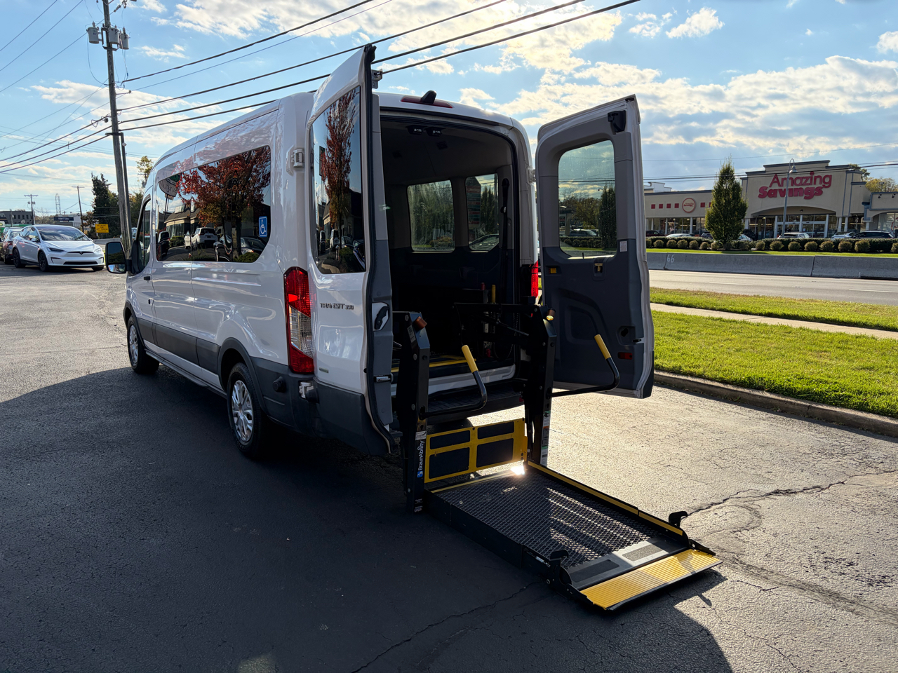 Ford Transit Wagon T-350 148" Med Roof XLT Sliding RH Dr 2015