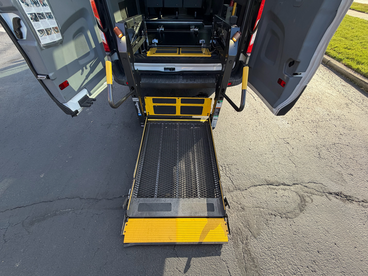 Ford Transit Wagon T-350 148" Med Roof XLT Sliding RH Dr 2015