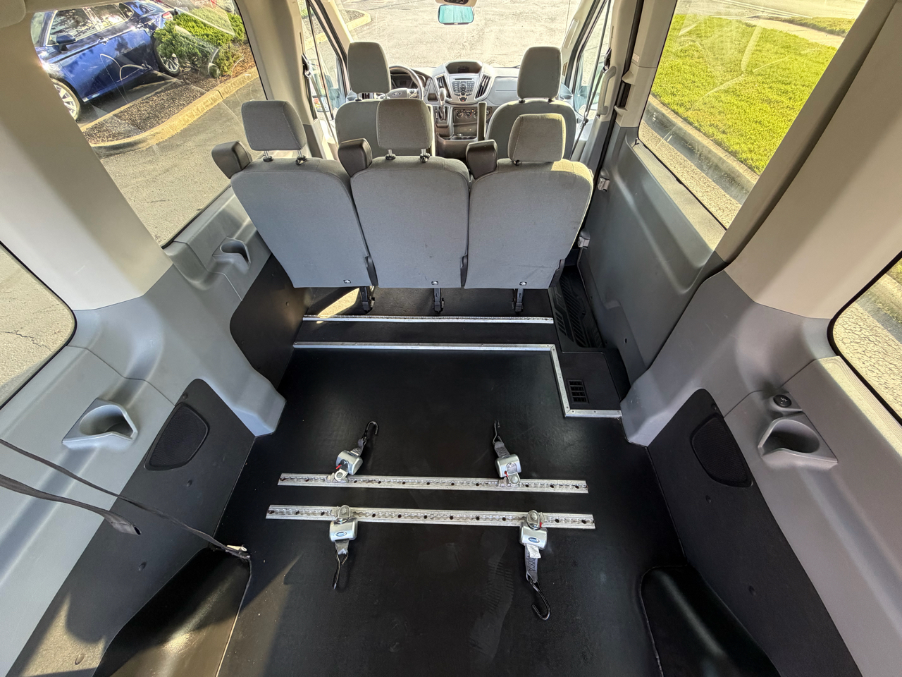 Ford Transit Wagon T-350 148" Med Roof XLT Sliding RH Dr 2015