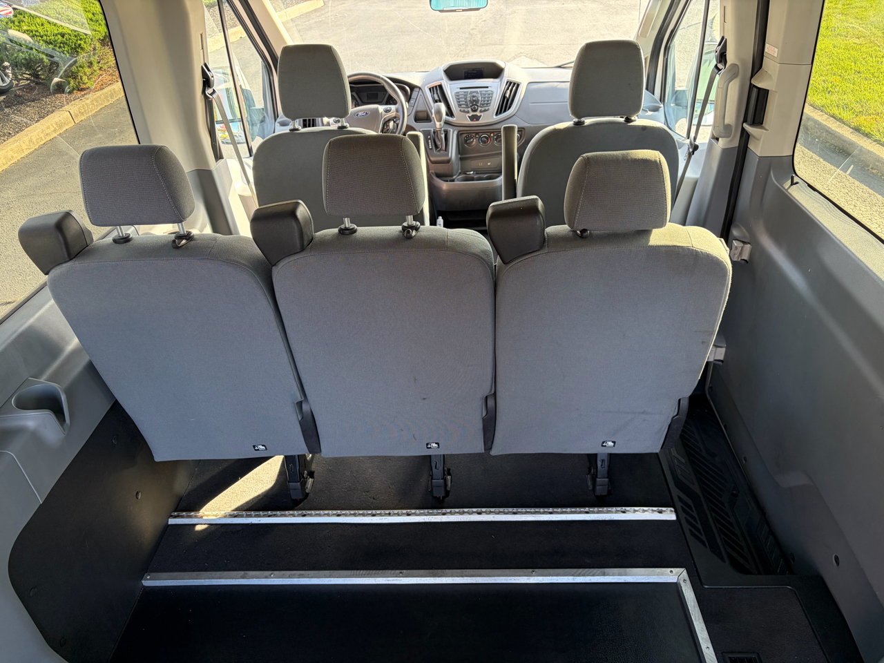 Ford Transit Wagon T-350 148" Med Roof XLT Sliding RH Dr 2015