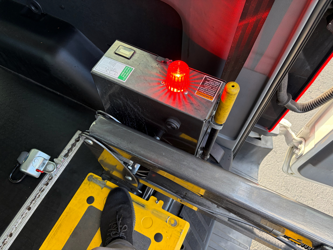 Ford Transit Wagon T-350 148" Med Roof XLT Sliding RH Dr 2015