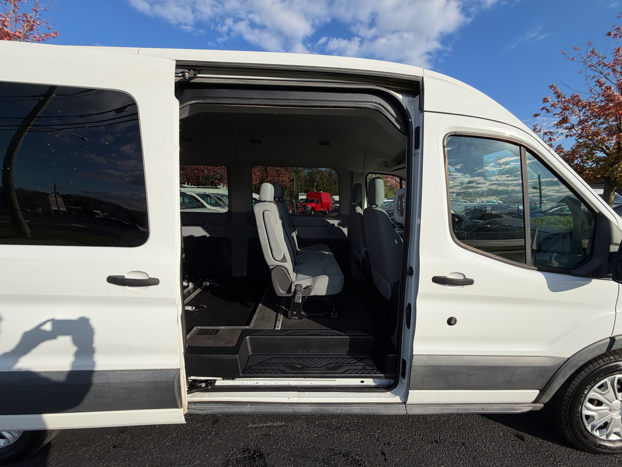 Ford Transit Wagon T-350 148" Med Roof XLT Sliding RH Dr 2015