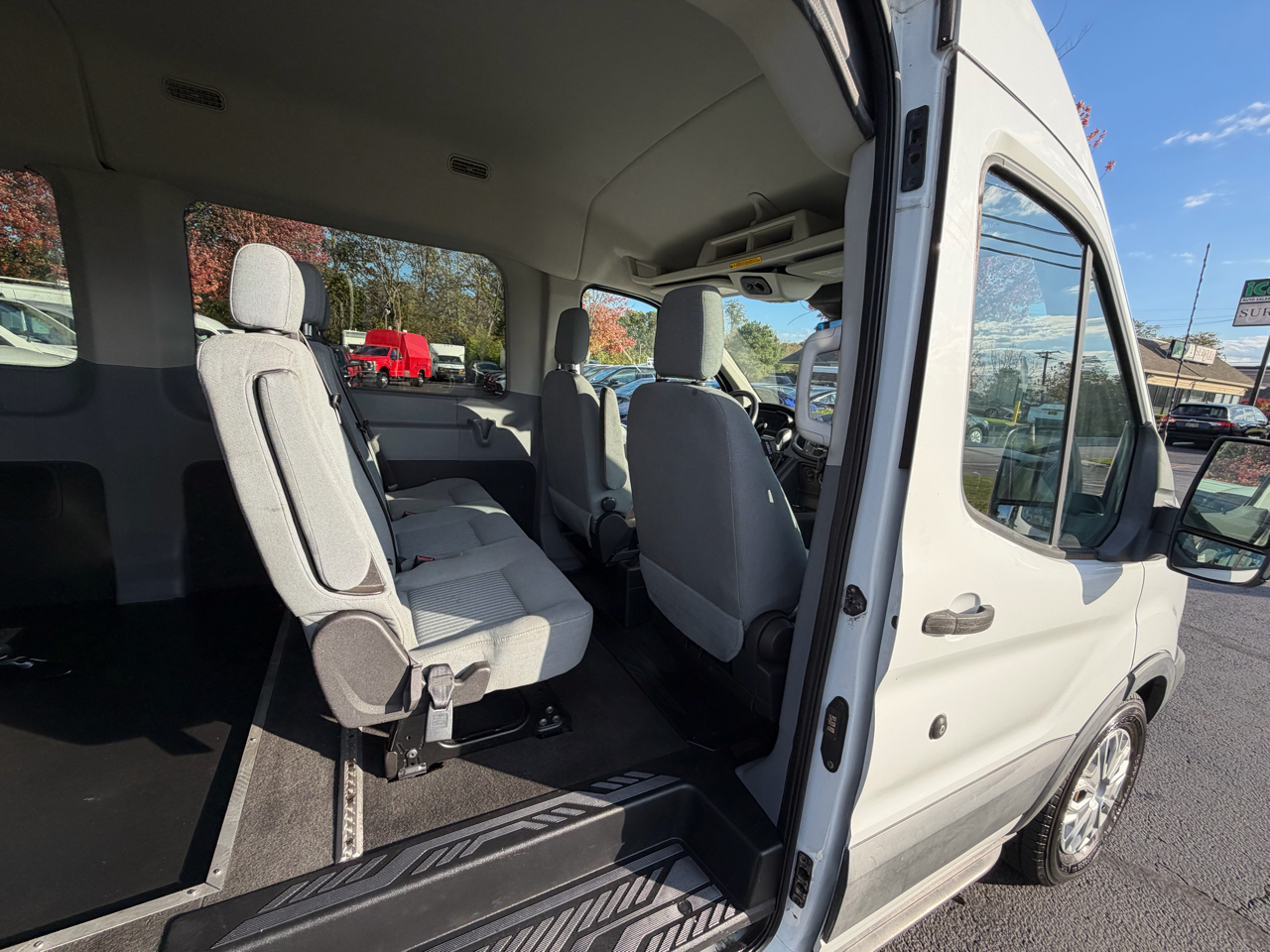 Ford Transit Wagon T-350 148" Med Roof XLT Sliding RH Dr 2015