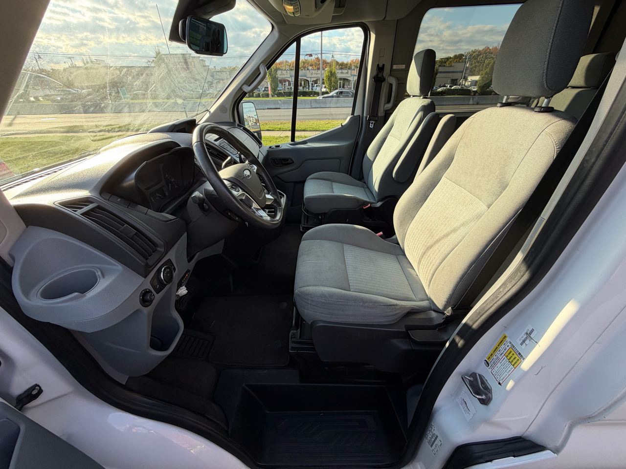 Ford Transit Wagon T-350 148" Med Roof XLT Sliding RH Dr 2015