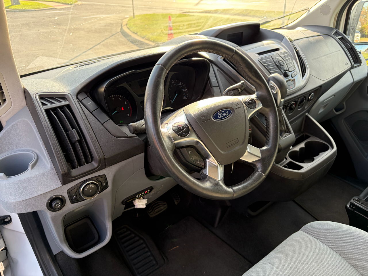 Ford Transit Wagon T-350 148" Med Roof XLT Sliding RH Dr 2015