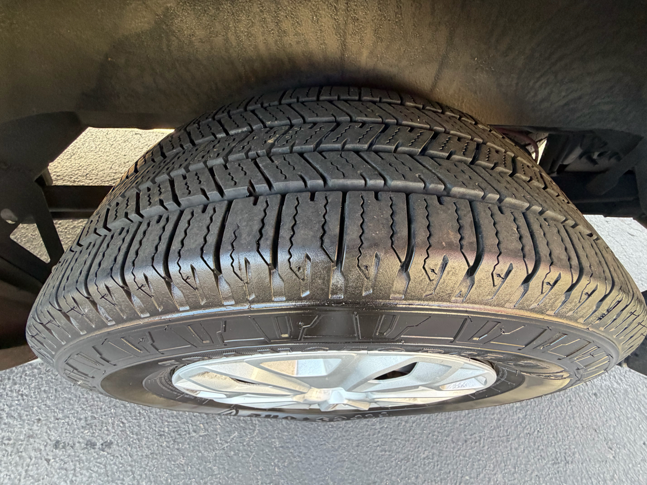 Ford Transit Wagon T-350 148" Med Roof XLT Sliding RH Dr 2015