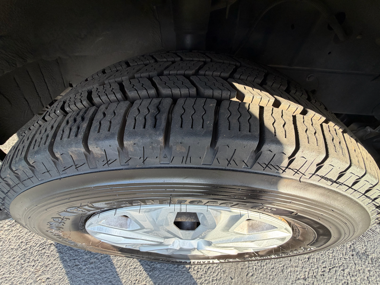 Ford Transit Wagon T-350 148" Med Roof XLT Sliding RH Dr 2015