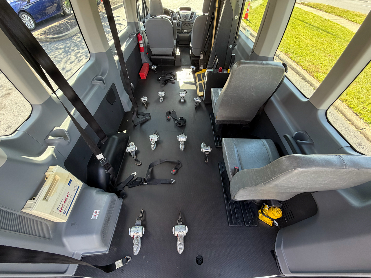 Ford Transit Wagon T-350 148" Med Roof XL Sliding RH Dr 2016