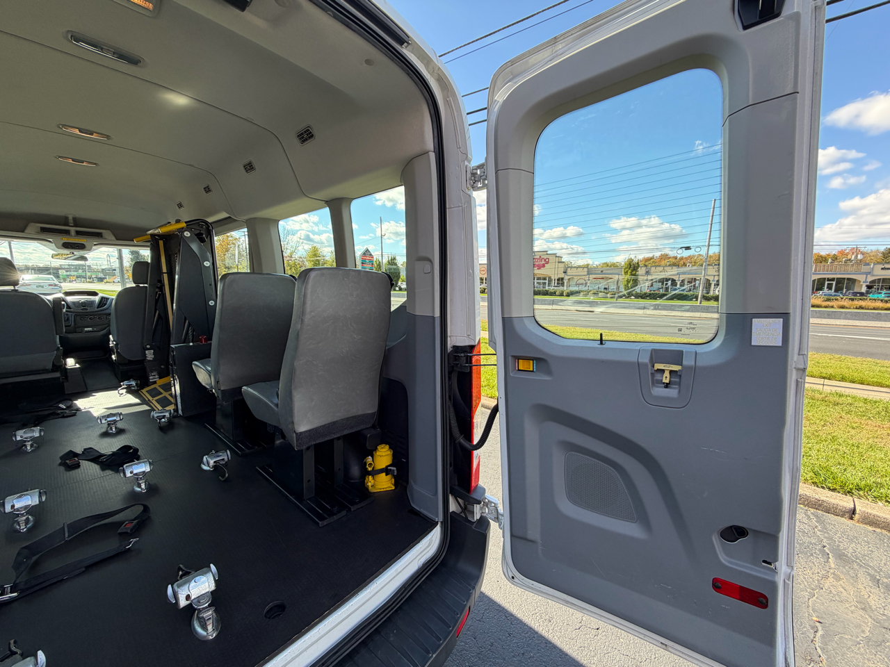 Ford Transit Wagon T-350 148" Med Roof XL Sliding RH Dr 2016