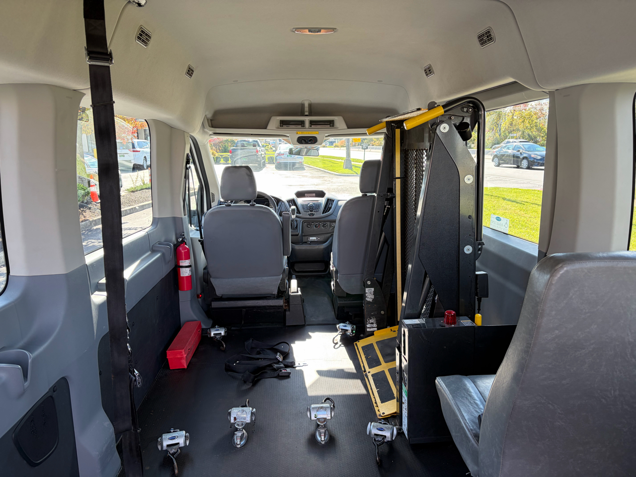 Ford Transit Wagon T-350 148" Med Roof XL Sliding RH Dr 2016