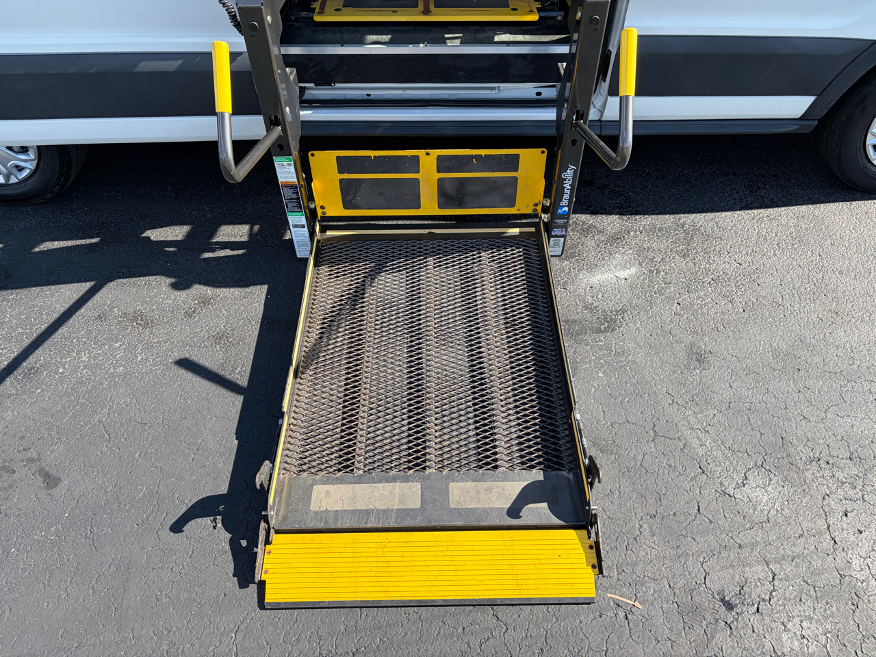 Ford Transit Wagon T-350 148" Med Roof XL Sliding RH Dr 2016