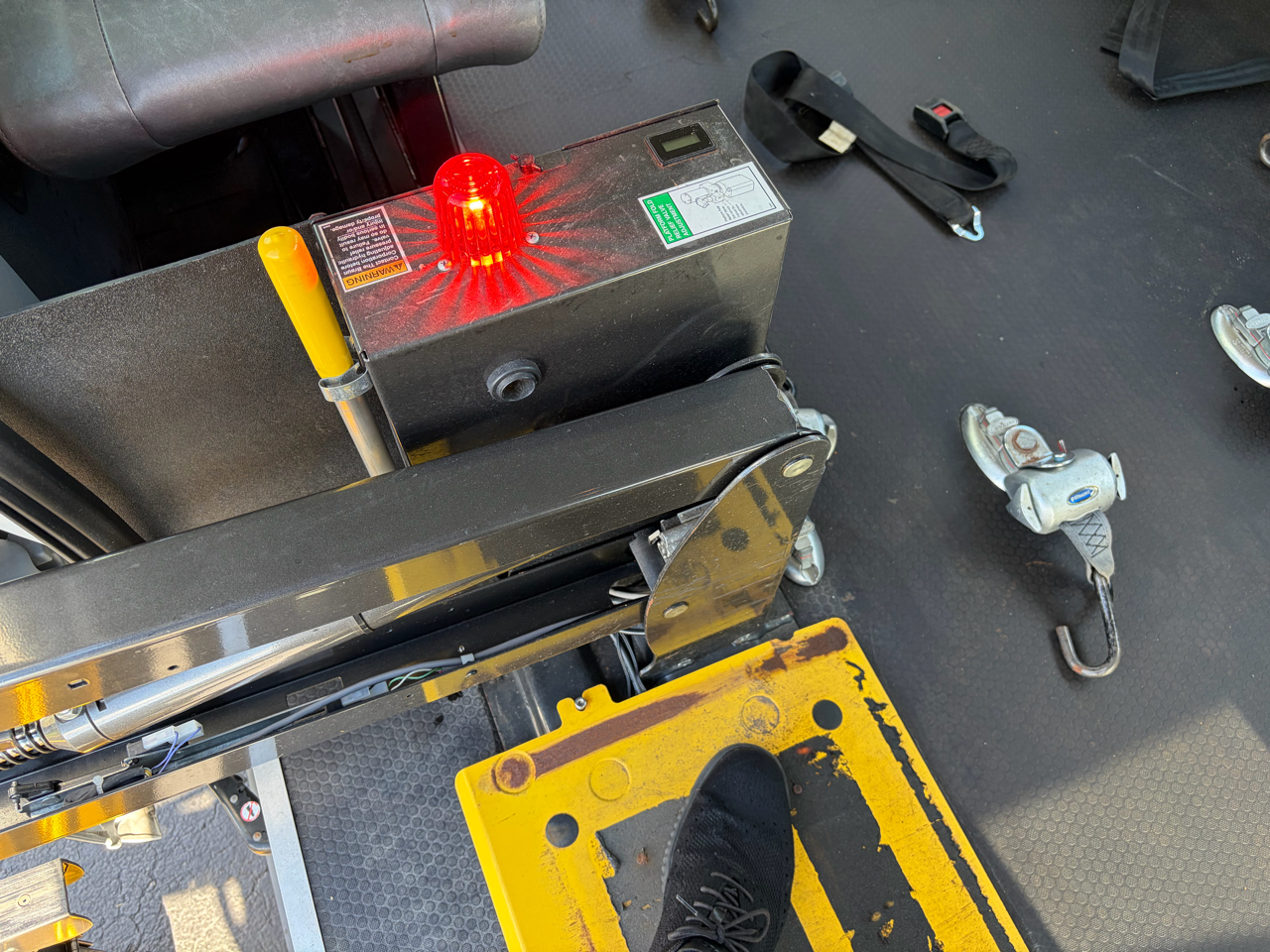 Ford Transit Wagon T-350 148" Med Roof XL Sliding RH Dr 2016