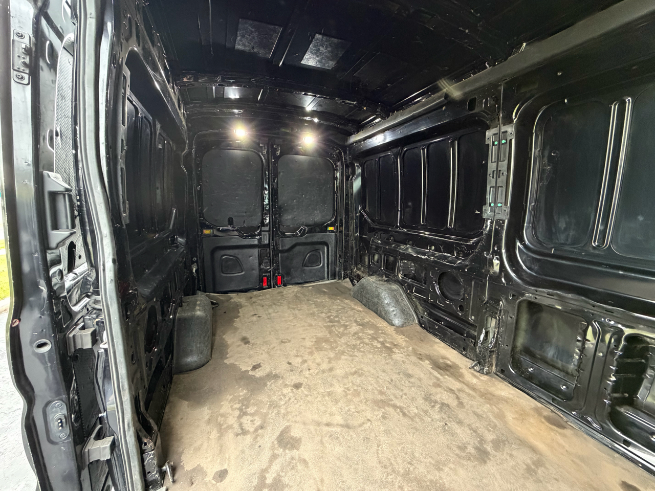 Ford Transit Cargo Van T-250 148" Med Rf 9070 GVWR RWD 2020