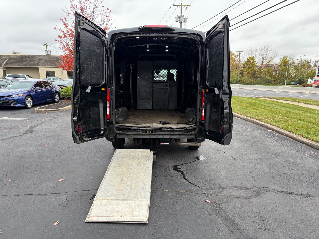 Ford Transit Cargo Van T-250 148" Med Rf 9070 GVWR RWD 2020