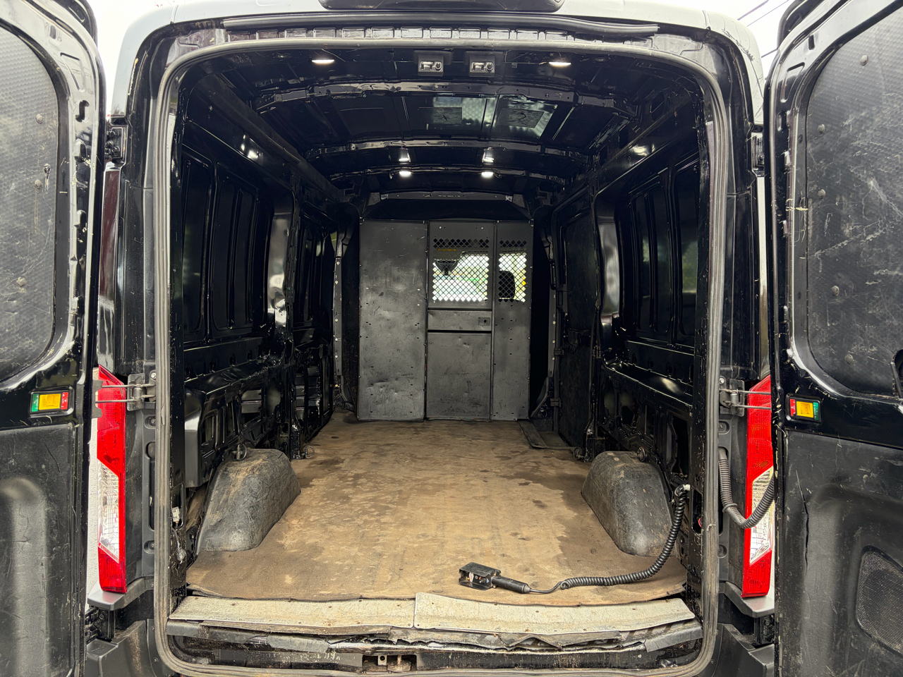 Ford Transit Cargo Van T-250 148" Med Rf 9070 GVWR RWD 2020