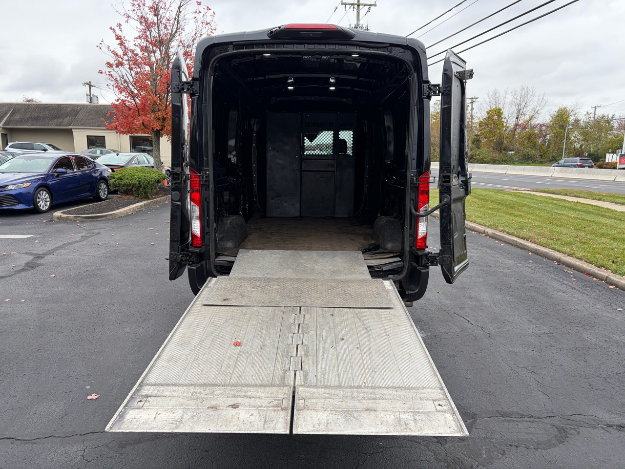 Ford Transit Cargo Van T-250 148" Med Rf 9070 GVWR RWD 2020