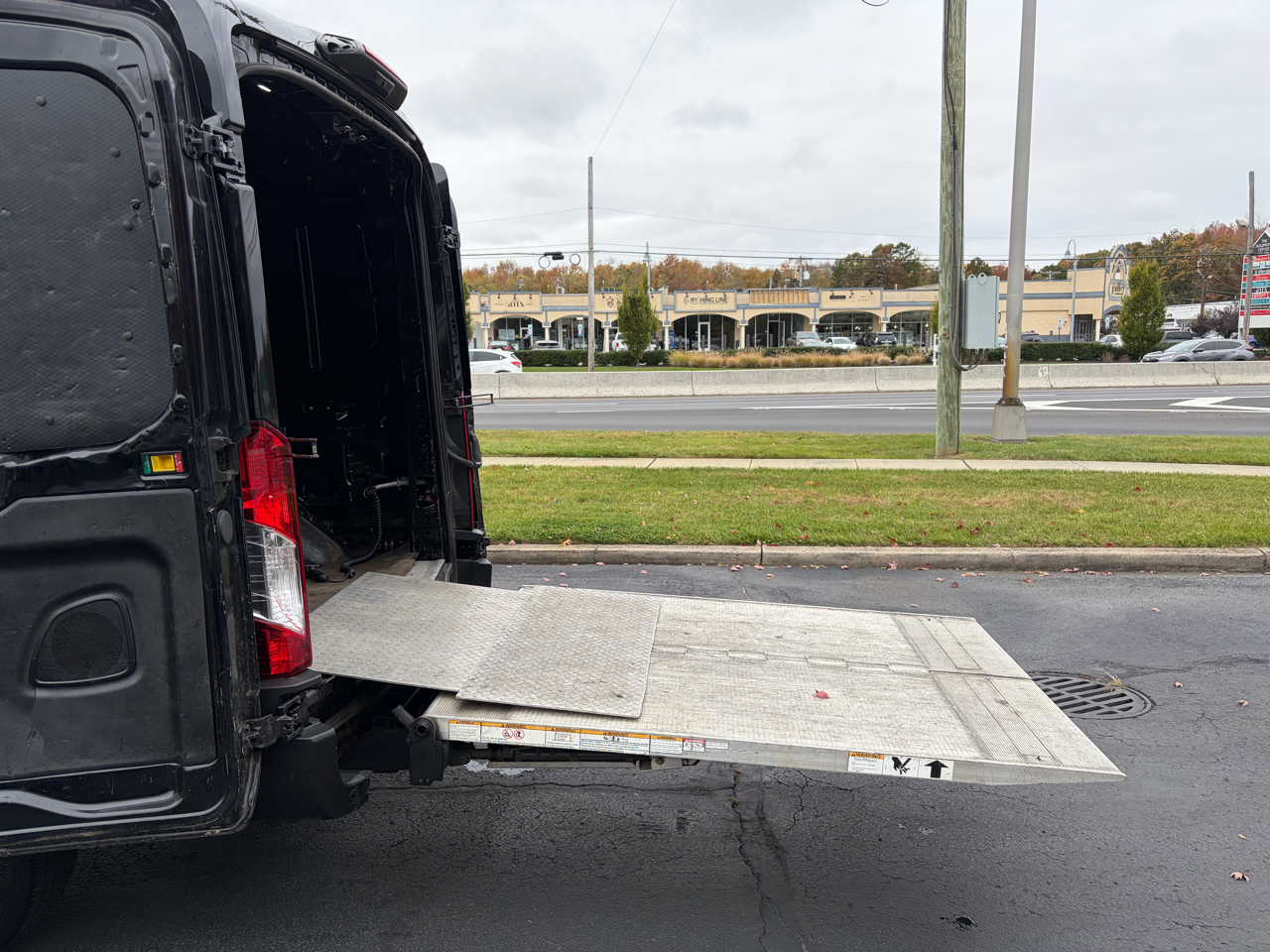 Ford Transit Cargo Van T-250 148" Med Rf 9070 GVWR RWD 2020