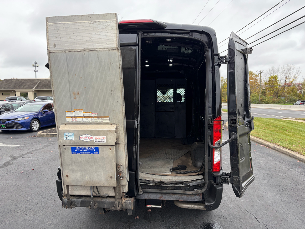 Ford Transit Cargo Van T-250 148" Med Rf 9070 GVWR RWD 2020