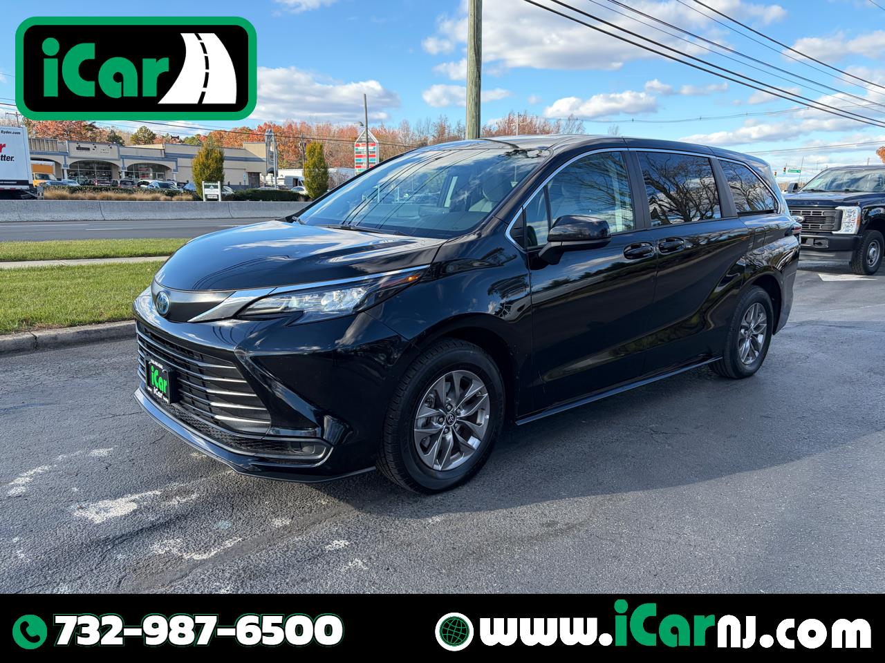 2024 Toyota Sienna LE 8-Passenger