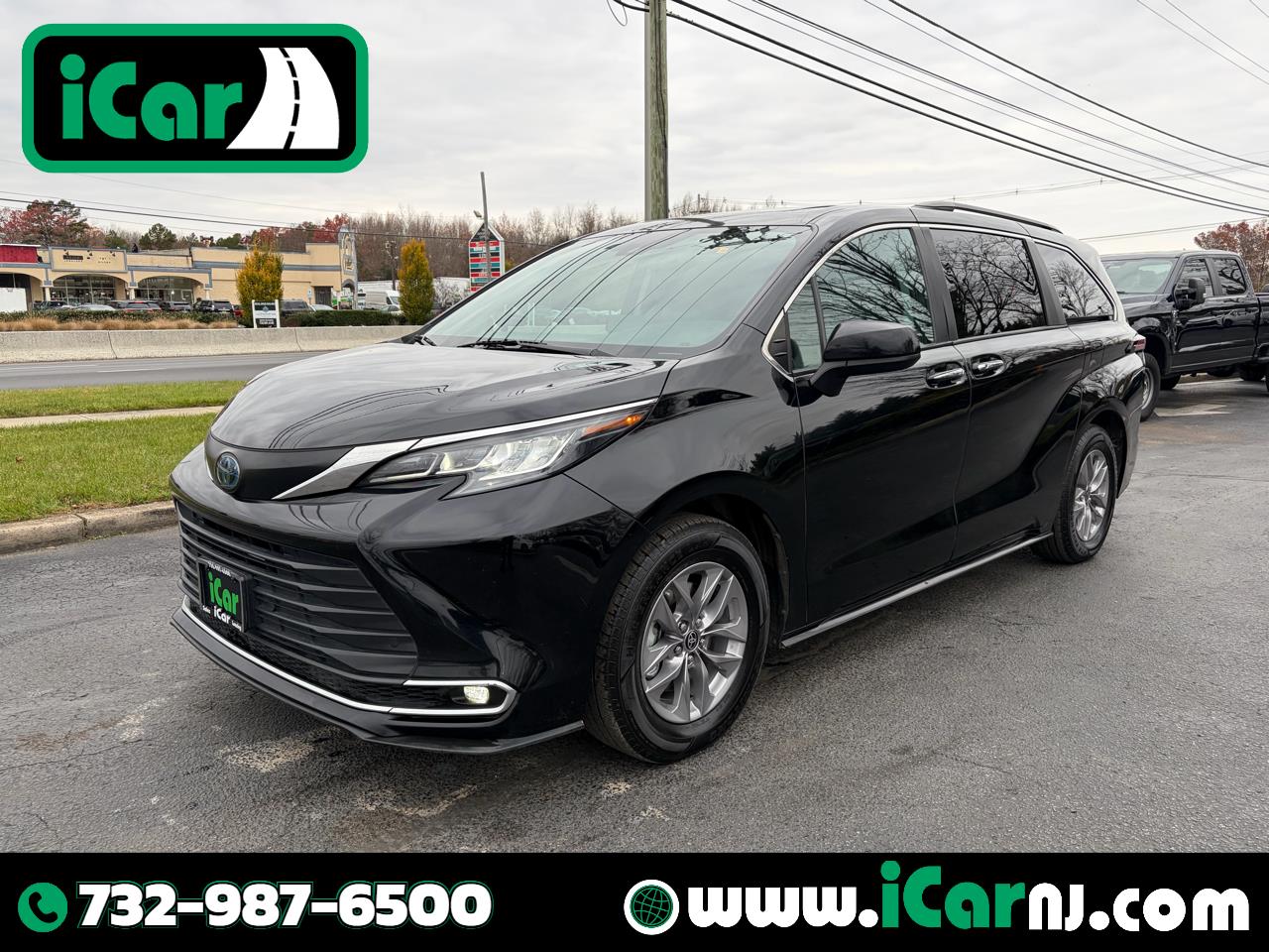 2023 Toyota Sienna XLE 8-Passenger