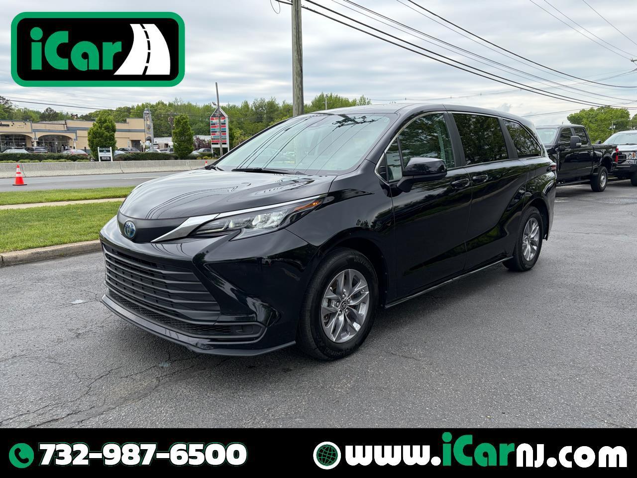 2024 Toyota Sienna LE FWD 8-Passenger