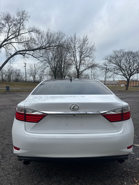 Lexus ES 350 Sedan 2015