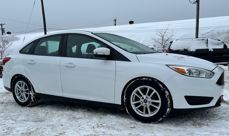 Ford Focus SE Sedan 2017