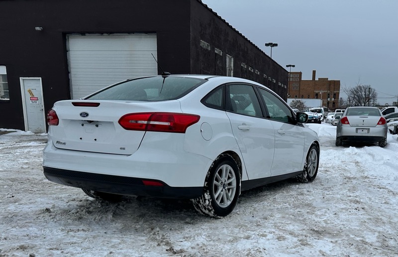 Ford Focus SE Sedan 2017