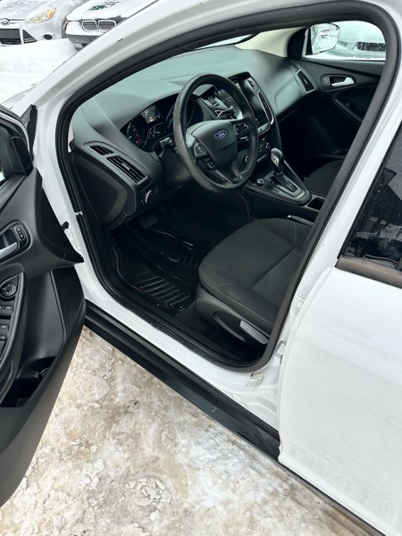 Ford Focus SE Sedan 2017