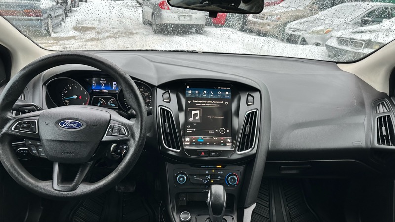 Ford Focus SE Sedan 2017