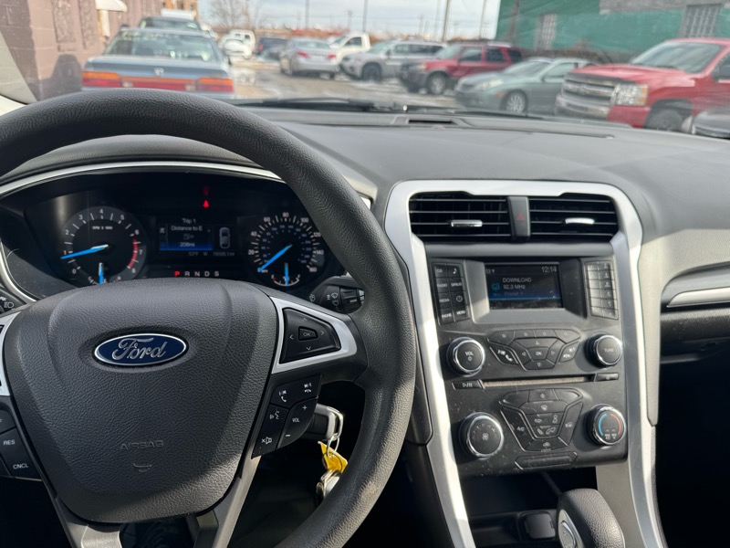 Ford Fusion SE 2015